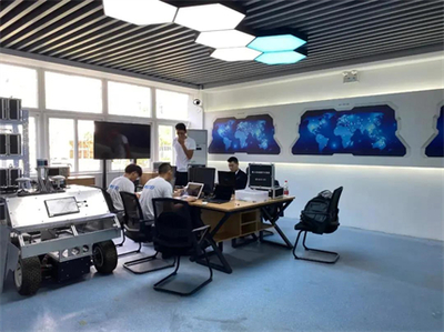 上海职业教育数字化转型 虚拟仿真实训与智能黑灯工厂引领教学革新